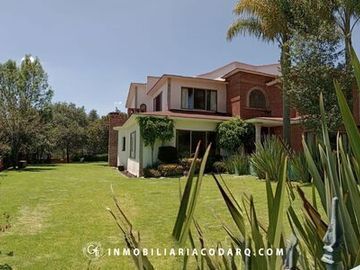 EXCLUSIVA CASA EN VENTA EN HACIENDA  DE VALLE ESCONDIDO