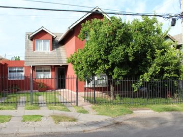 Casa en venta con 4 dormitorios y 2 baños en Puente Alto