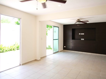 CASA EN VENTA RESIDENCIAL XCUMPICH
