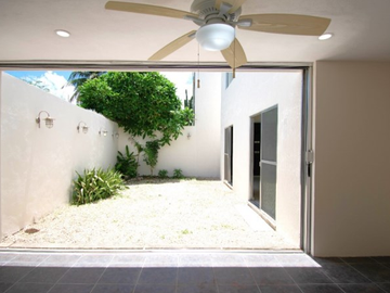 CASA EN VENTA RESIDENCIAL XCUMPICH