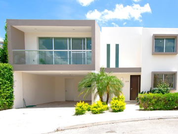CASA EN VENTA RESIDENCIAL XCUMPICH