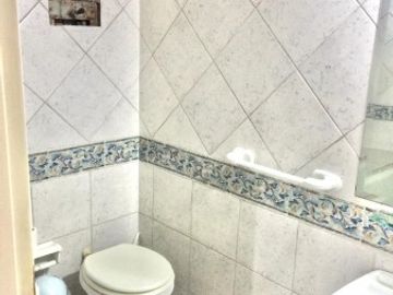 Increible casa de diseÃ±o con mucho parque y pileta !!! Castelar Norte  Acepta permuta en menor valor !!!
