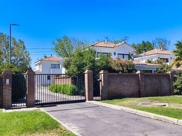 Casa en Venta en Calle Las Azaleas 1130