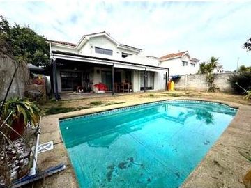 Casa en Venta en Calle Las Azaleas 1130