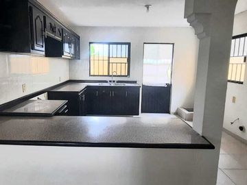 CASA EN VENTA UBICADA EN ZONA RESIDENCIAL COL. LAS VILLAS TAMPICO TAMAULIPAS