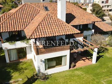 Pinares de Montemar, Concón. Gran Casa de 346 m2.