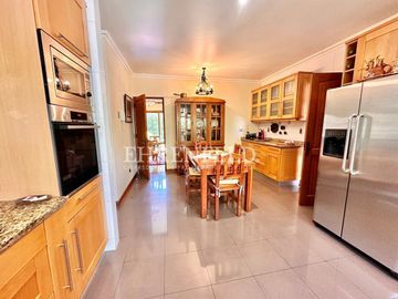 Pinares de Montemar, Concón. Gran Casa de 346 m2.
