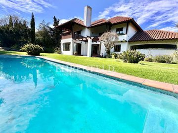 Pinares de Montemar, Concón. Gran Casa de 346 m2.