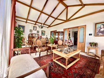 Rebajada! Centro de Los Andes. Casa esquina de 284 m2.