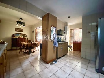 Rebajada! Centro de Los Andes. Casa esquina de 284 m2.
