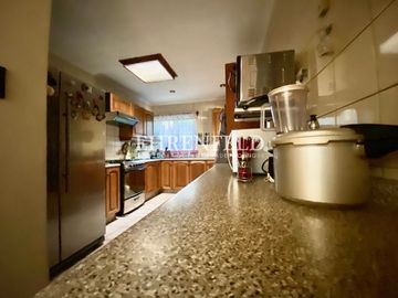 Rebajada! Centro de Los Andes. Casa esquina de 284 m2.