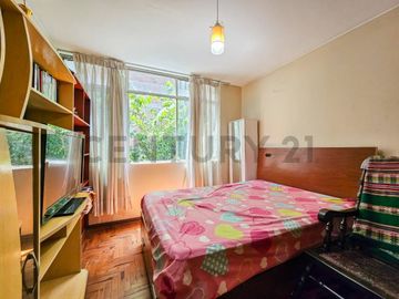 VENDO CASA UBICADA FRENTE A PARQUE EN LOS OLIVOS