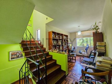 VENDO CASA UBICADA FRENTE A PARQUE EN LOS OLIVOS