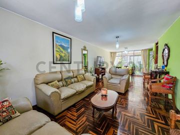 VENDO CASA UBICADA FRENTE A PARQUE EN LOS OLIVOS