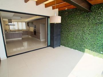 Residencia  a la venta en Novelistas Ciudad Satelite
