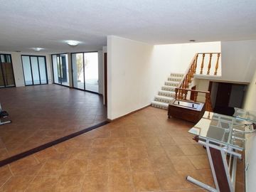 Residencia  a la venta en Novelistas Ciudad Satelite