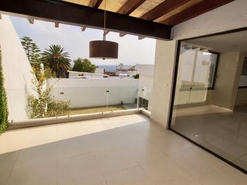 Residencia  a la venta en Novelistas Ciudad Satelite