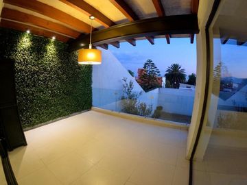 Residencia  a la venta en Novelistas Ciudad Satelite