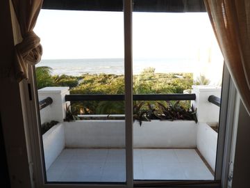 Magnífica y espaciosa casa en venta frente al mar en Sisal