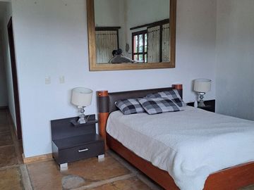 “Casa en venta con excelente terreno en Salazar”