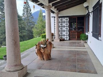 “Casa en venta con excelente terreno en Salazar”