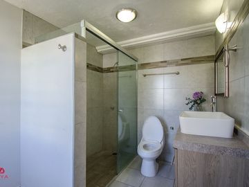 CASA EN VENTA EN RESIDENCIAL GUADALUPE , ZAPOPAN.