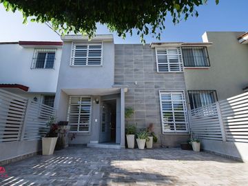 CASA EN VENTA EN RESIDENCIAL GUADALUPE , ZAPOPAN.