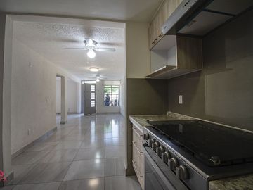 CASA EN VENTA EN RESIDENCIAL GUADALUPE , ZAPOPAN.