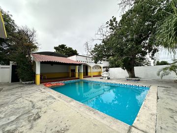 Venta de casa con 4 recámaras en Emiliano Zapata Oriente