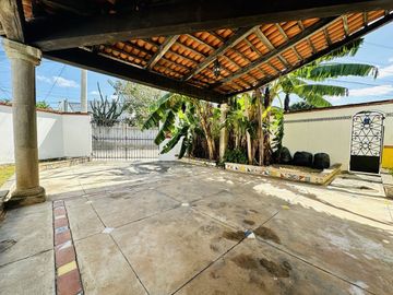 Venta de casa con 4 recámaras en Emiliano Zapata Oriente
