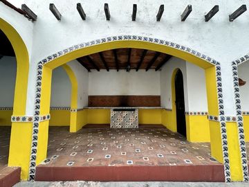 Venta de casa con 4 recámaras en Emiliano Zapata Oriente