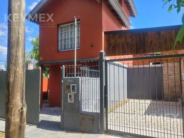 Dos casas en bloque, ideal inversores para alquiler como estudios