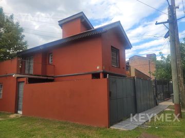 Dos casas en bloque, ideal inversores para alquiler como estudios