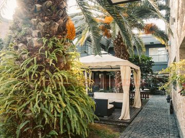Casa con parque y piscina Lanús Oeste