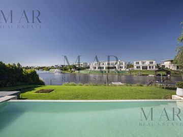 Casa en Venta en Albanueva, Tigre con salida al río Luján