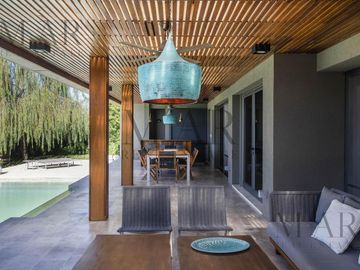 Casa en Venta en Albanueva, Tigre con salida al río Luján