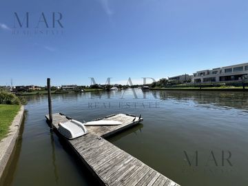 Casa en Venta en Albanueva, Tigre con salida al río Luján