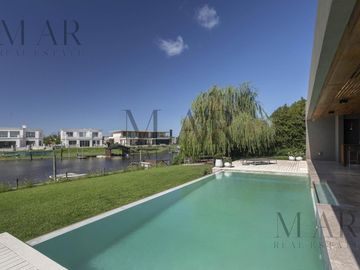Casa en Venta en Albanueva, Tigre con salida al río Luján