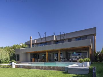 Casa en Venta en Albanueva, Tigre con salida al río Luján