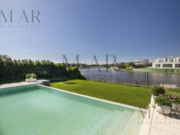 Casa en Venta en Albanueva, Tigre con salida al río Luján