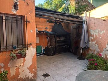Casa en 2 plantas proximo a san martin y mitre