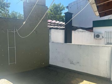 Casa en 2 plantas proximo a san martin y mitre