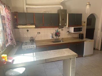 Casa en 2 plantas proximo a san martin y mitre