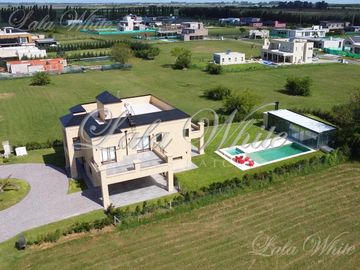 Venta - Hermosa casa en Fincas del Alba