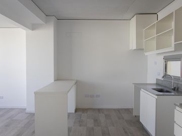 Muy Luminoso 2 Ambientes!! Piso 8vo Al frente!! A ESTRENAR!!