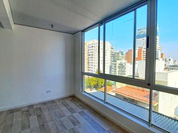 Muy Luminoso 2 Ambientes!! Piso 8vo Al frente!! A ESTRENAR!!