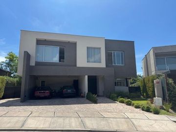 Casa en  Venta en Barrio Privado Palmares Valley - Luján de Cuyo - Mendoza
