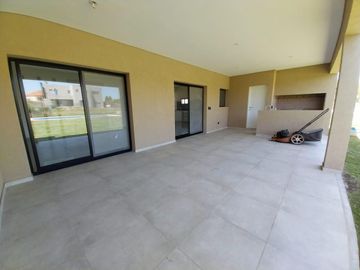 Casa en venta en San Matías  área 4