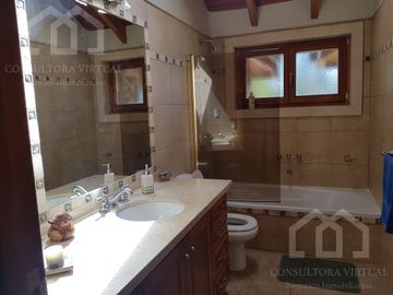 Distinguida propiedad en Barrio Céntrico
