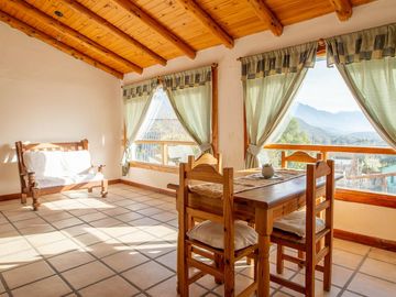 CASA 6 AMBIENTES - BARRIO RESIDENCIAL - EN ESQUINA - EPUYEN - CHUBUT
